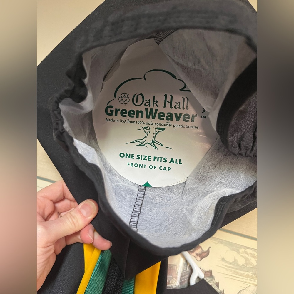 University of Vermont Commencement Gown, Cap and Hood - Master, 5’6” to 5’8” - Picture 4 of 5